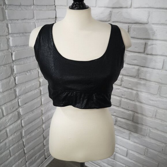 NWOT Rae Mode Ladies Size 2X Shiny Black Snakeskin Pattern Sports Bra - Picture 1 of 6